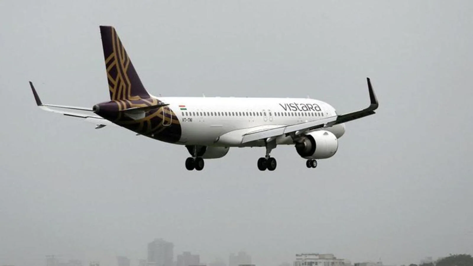 Indian airline fined after pilot lands plane without training