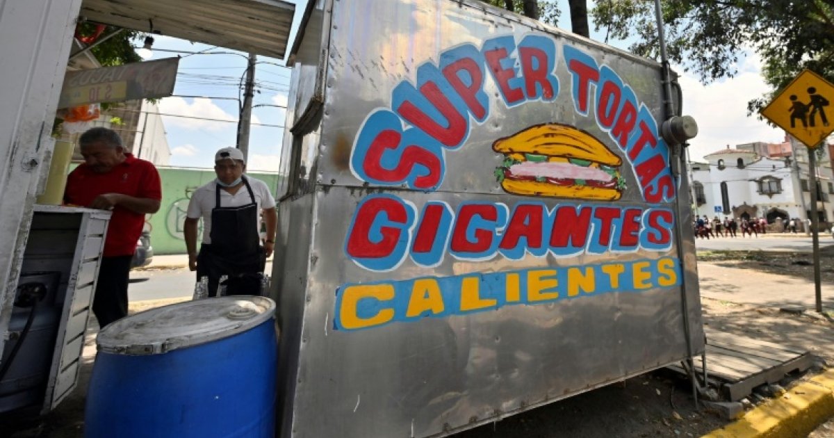 Order to remove Mexican street food signs leaves bitter taste