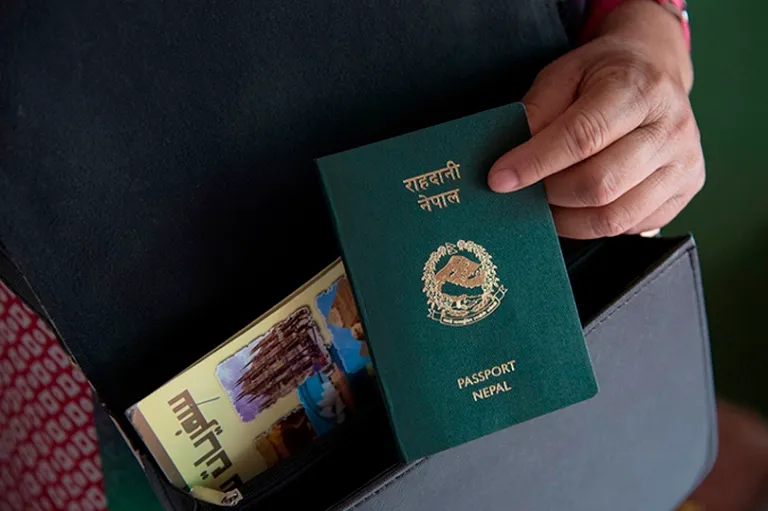 एक वर्षमा छ हजारले लिए राहदानी