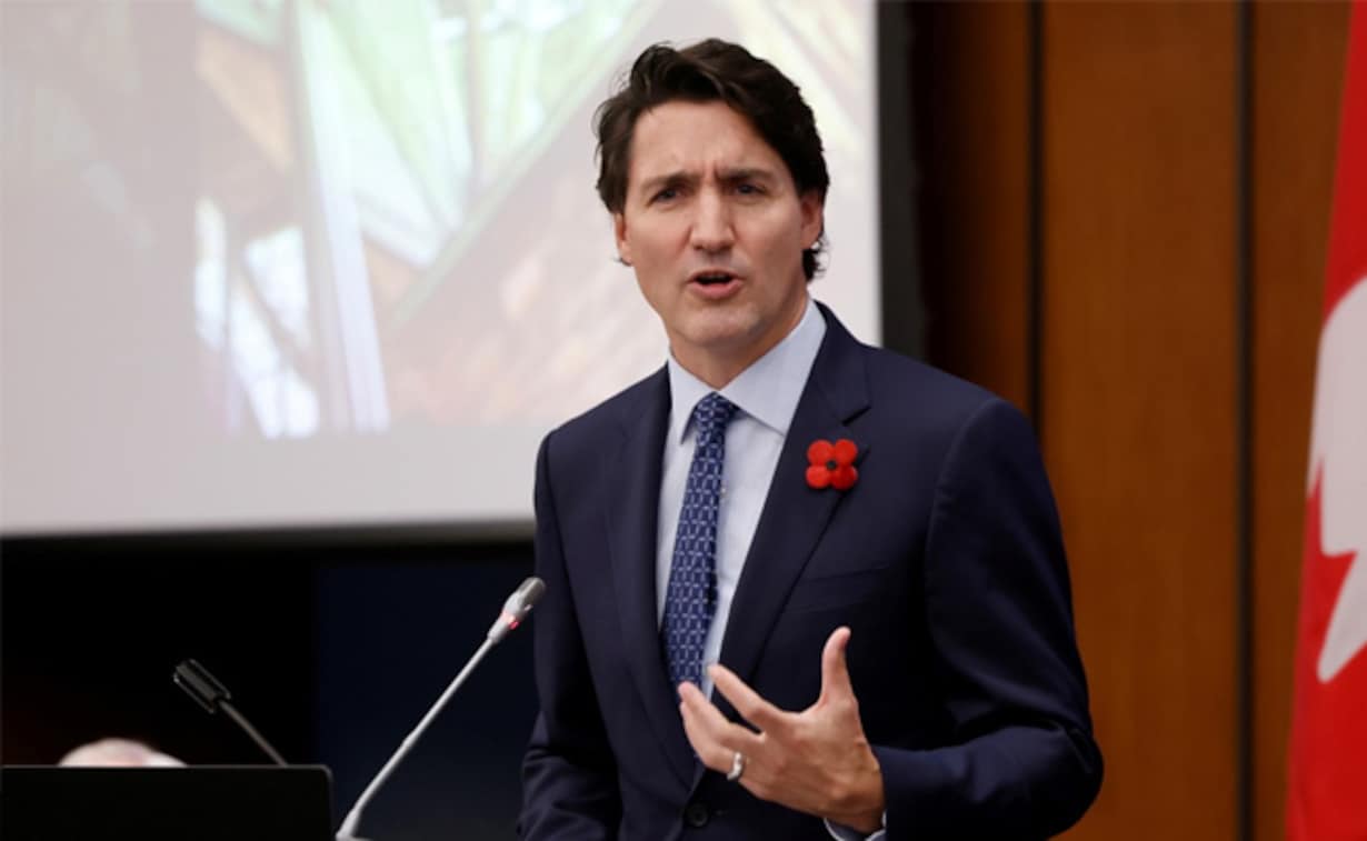Canadian prime minister announces new sanctions against Russia