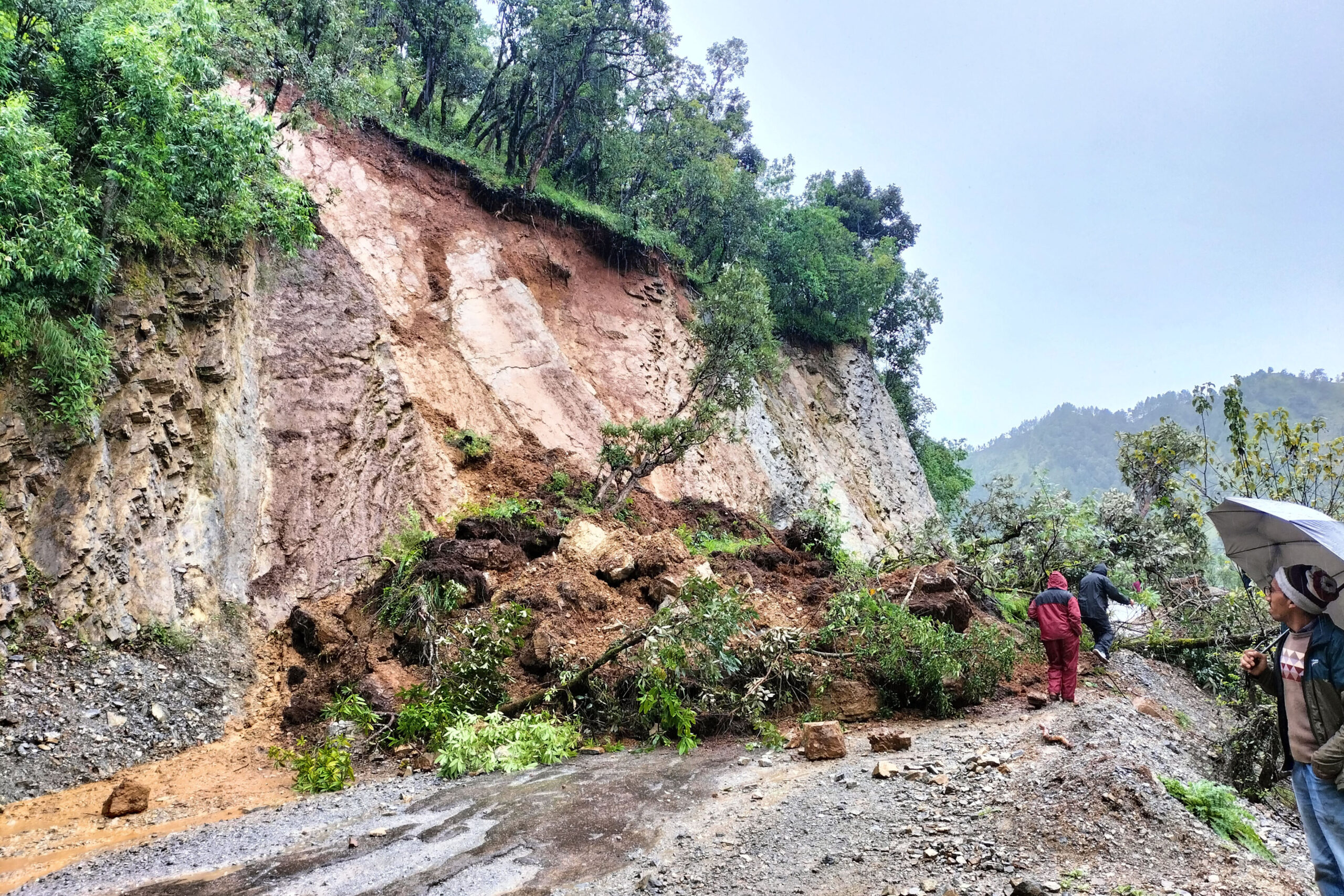 निरन्तर वर्षा हुँदा जनजीवन प्रभावित