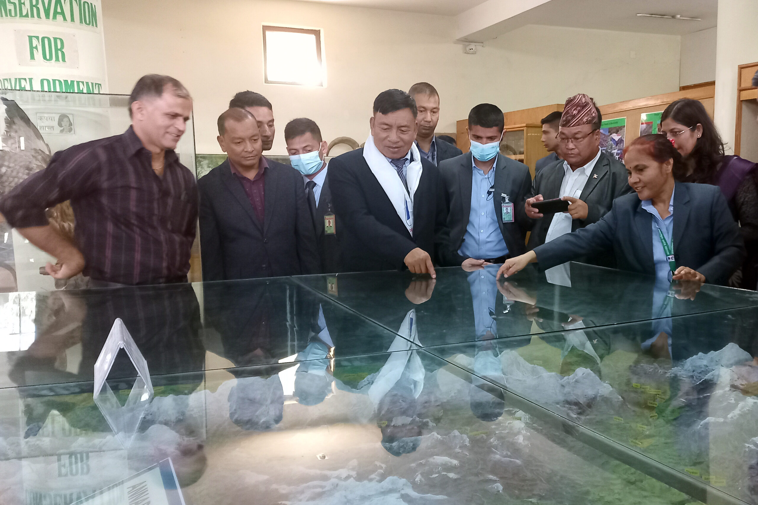 उपराष्ट्रपति पुनद्वारा अन्तर्राष्ट्रिय पर्वतीय सङ्ग्रहालयको अवलोकन
