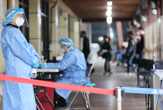 S.Korea reports 62,472 new COVID-19 cases