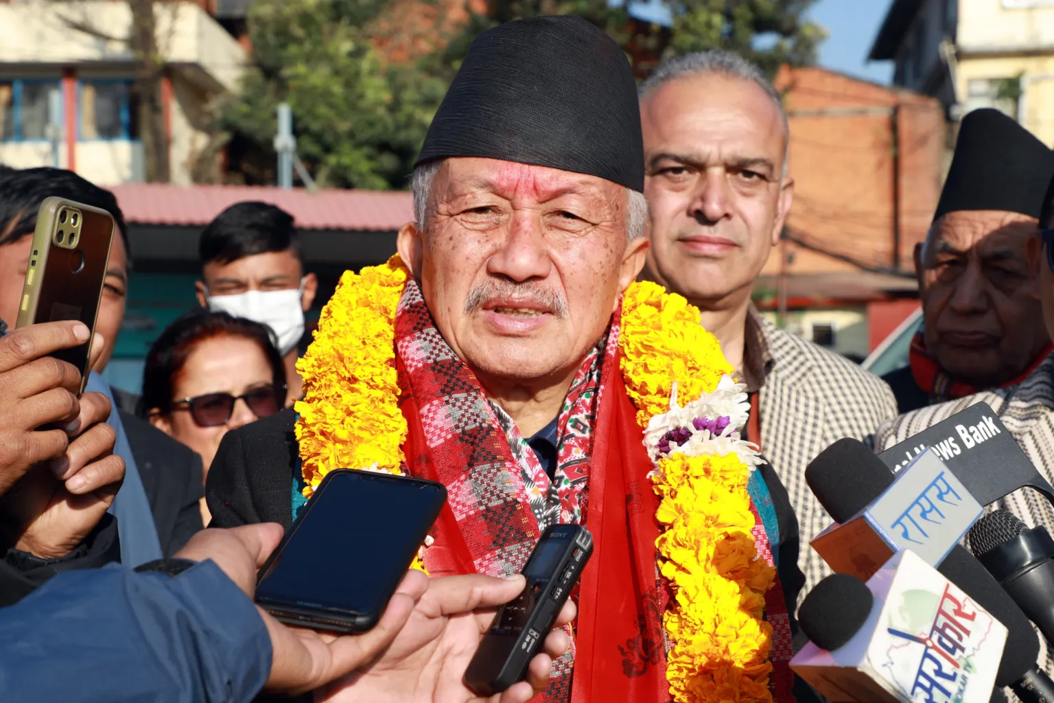 गल्ती कमजोरी बिर्सेर राजनीतिक संवाद हुनुपर्छ : उपाध्यक्ष नेम्वाङ