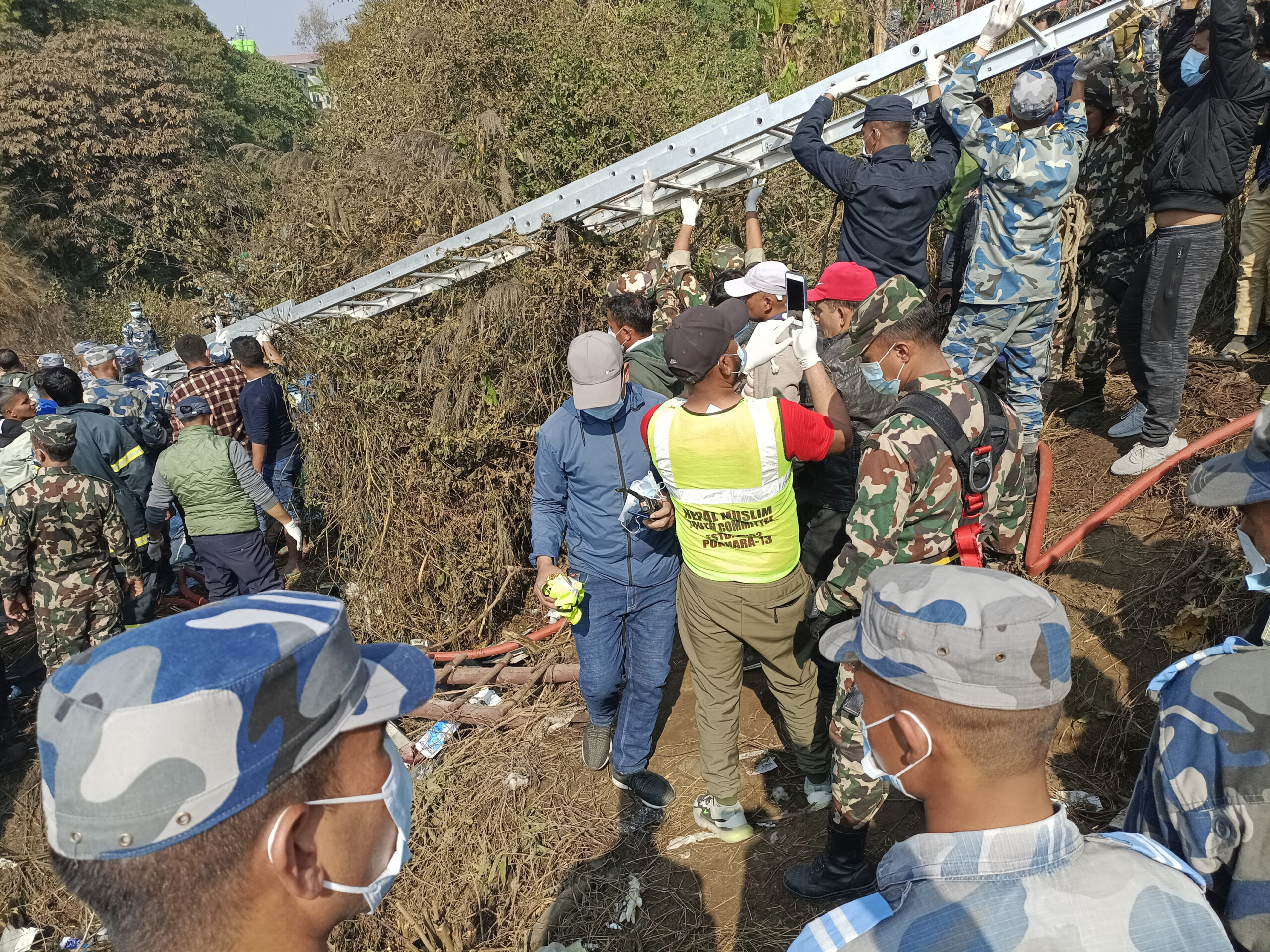 विमान दुर्घटना उद्धार जारी :  चारजना अझै बेपत्ता