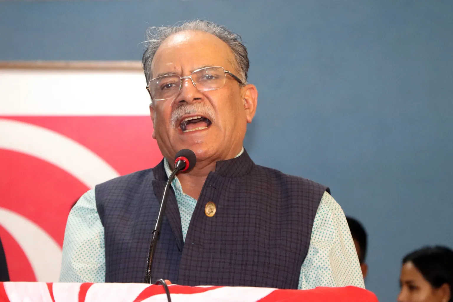 व्यक्तिगत मोबाइल आयातमा देखिएको समस्या समाधान गर्न प्रधानमन्त्रीको निर्देशन