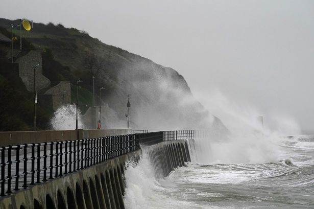 Storm leaves thousands without power in New Zealand
