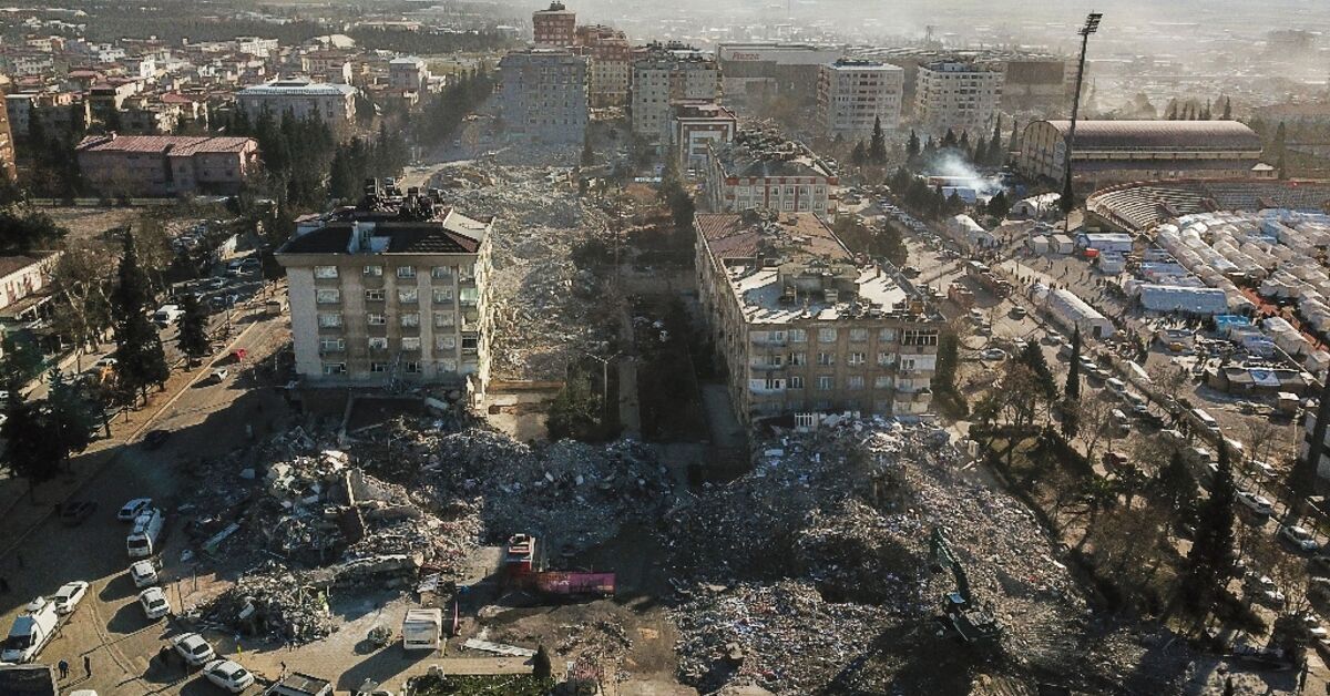 Focus turns to survivors as Turkey-Syria quake toll passes 35,000