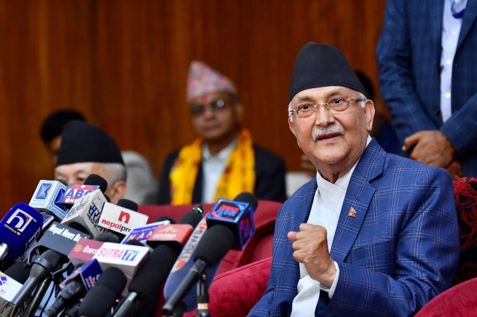 महिलामाथि हुने दुव्र्यवहार र हिंसा दुरुत्साहनलाई निरुत्साहन गर्नुपर्छ : अध्यक्ष ओली