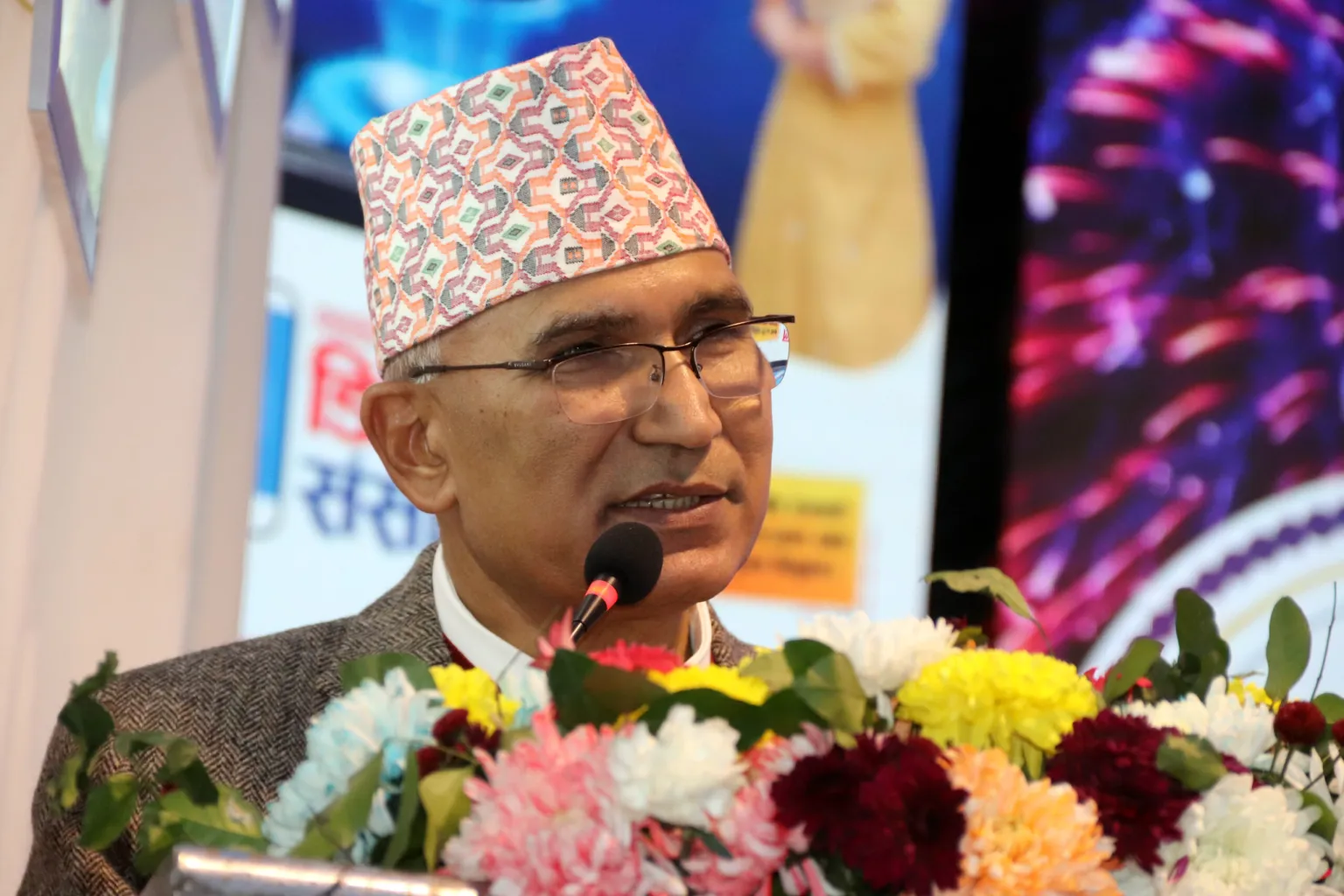 एमाले कुनै गठबन्धन भत्काउने या बनाउने खेलमा छैन : उपाध्यक्ष पौडेल