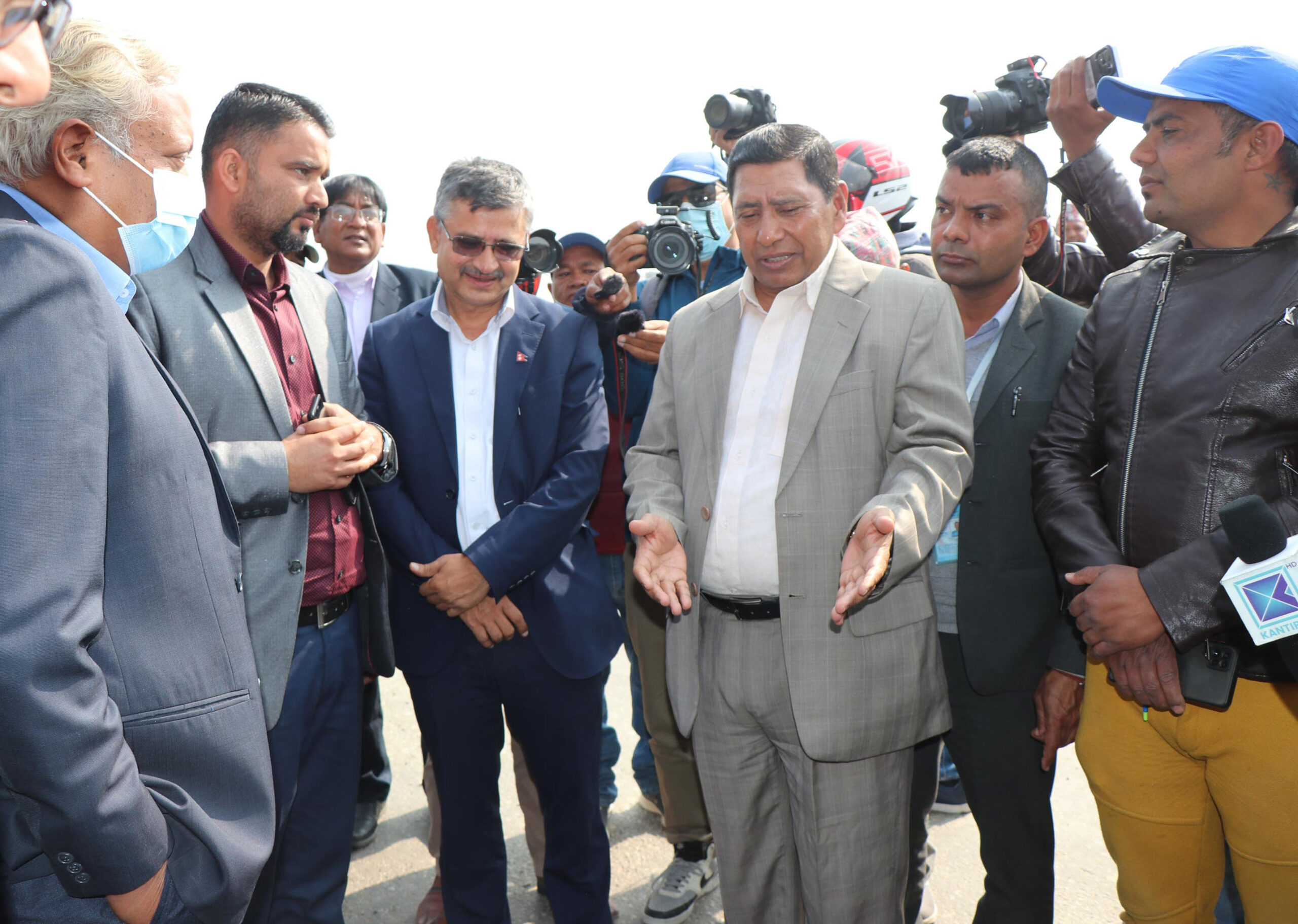 उपप्रधानमन्त्री श्रेष्ठद्वारा भक्तपुर-नगरकोट सडक अनुगमन