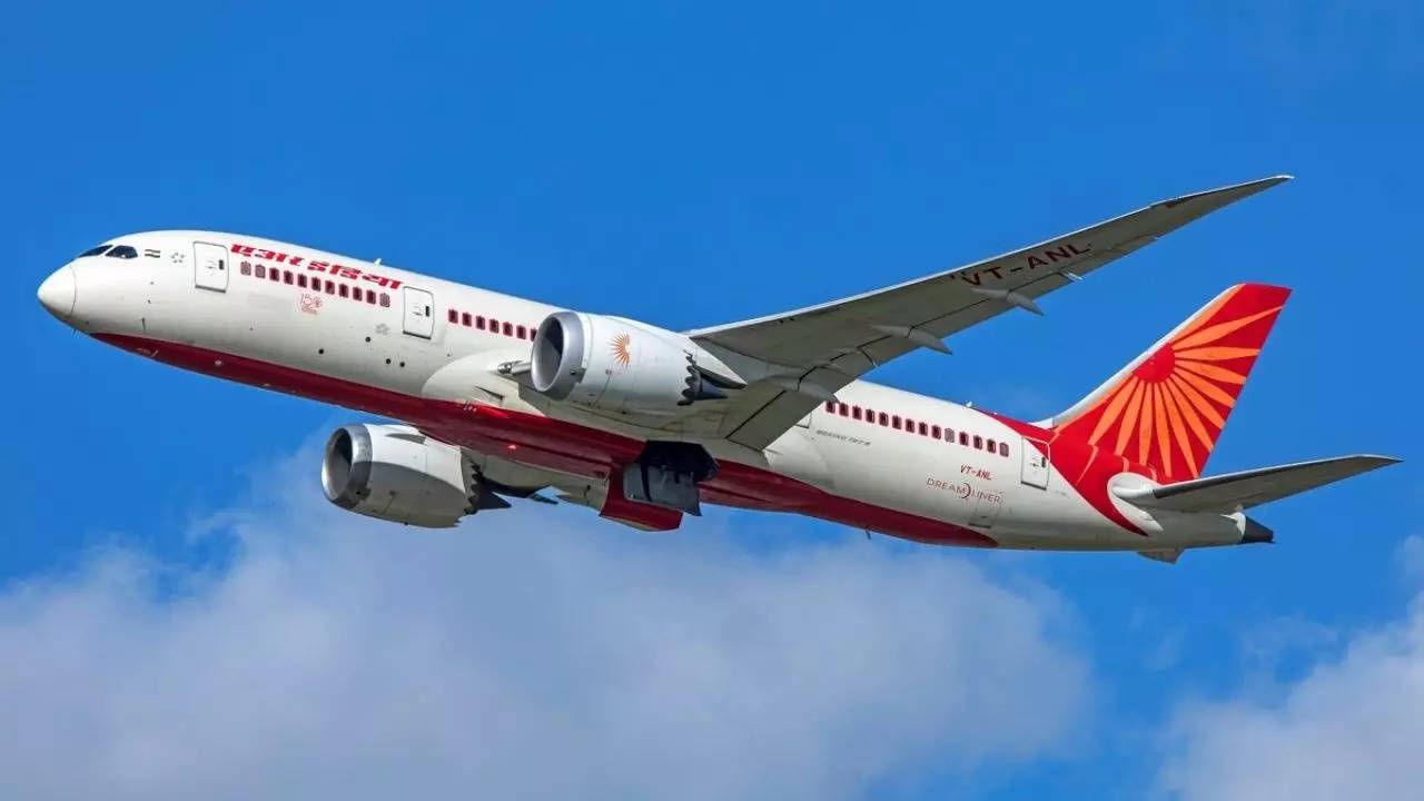 एअर इन्डियाको विमानभित्र ‘अनियन्त्रित’ झडपपछि  आकस्मिक अवतरण