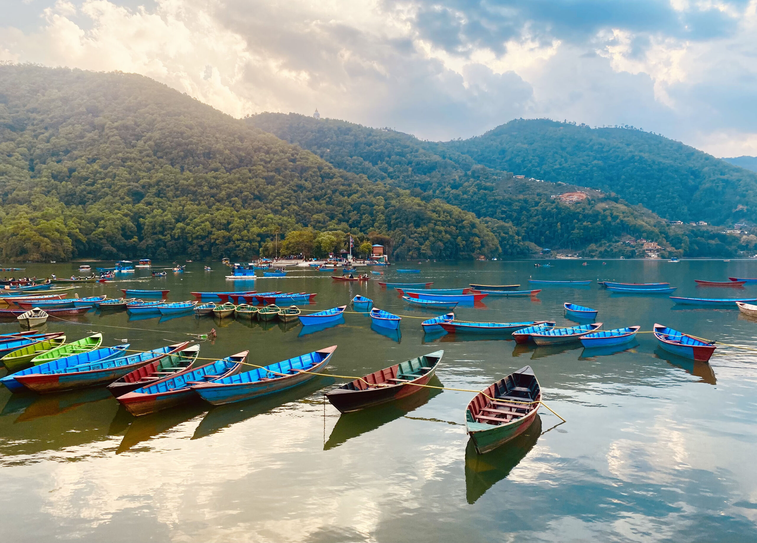 फेवा किनारमा नववर्ष महोत्सव