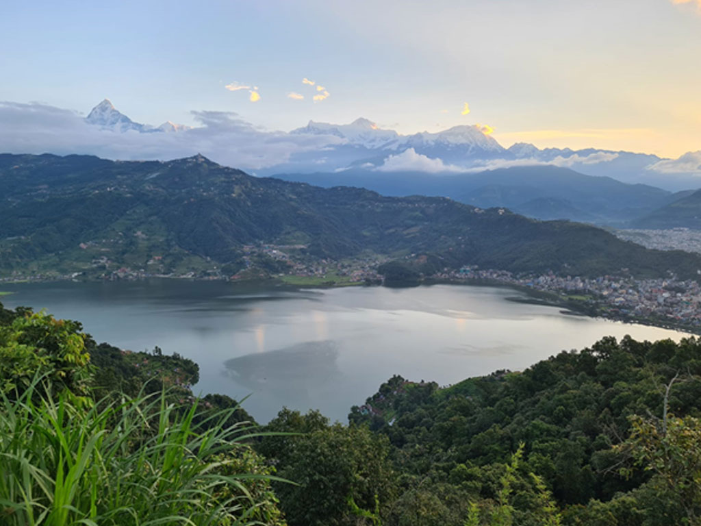 पोखराको पर्यटन व्यवसाय संकटमा