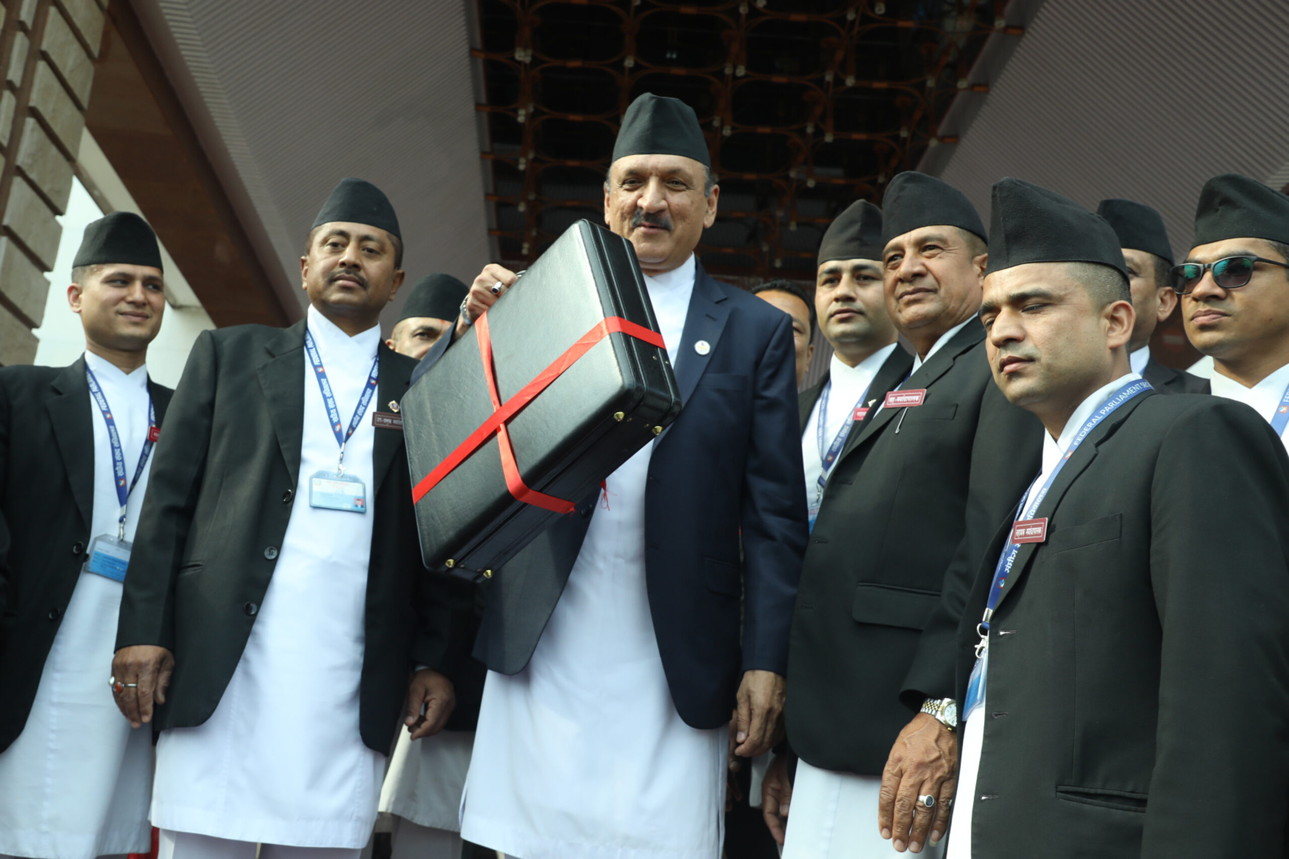 केन्द्र सरकारबाट प्रदेश र स्थानीय तहले कति पाए बजेट ?