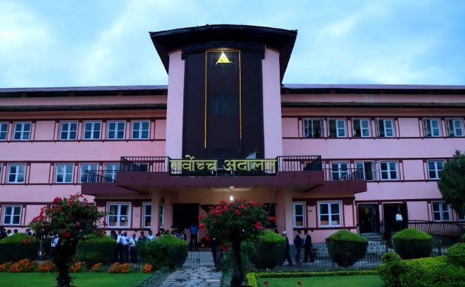अयोग्य लडाकुलाई दुई लाख दिने निर्णय कार्यान्वयन नगर्न आदेश