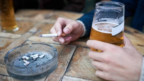 Night owls die earlier due to drinking and smoking: study