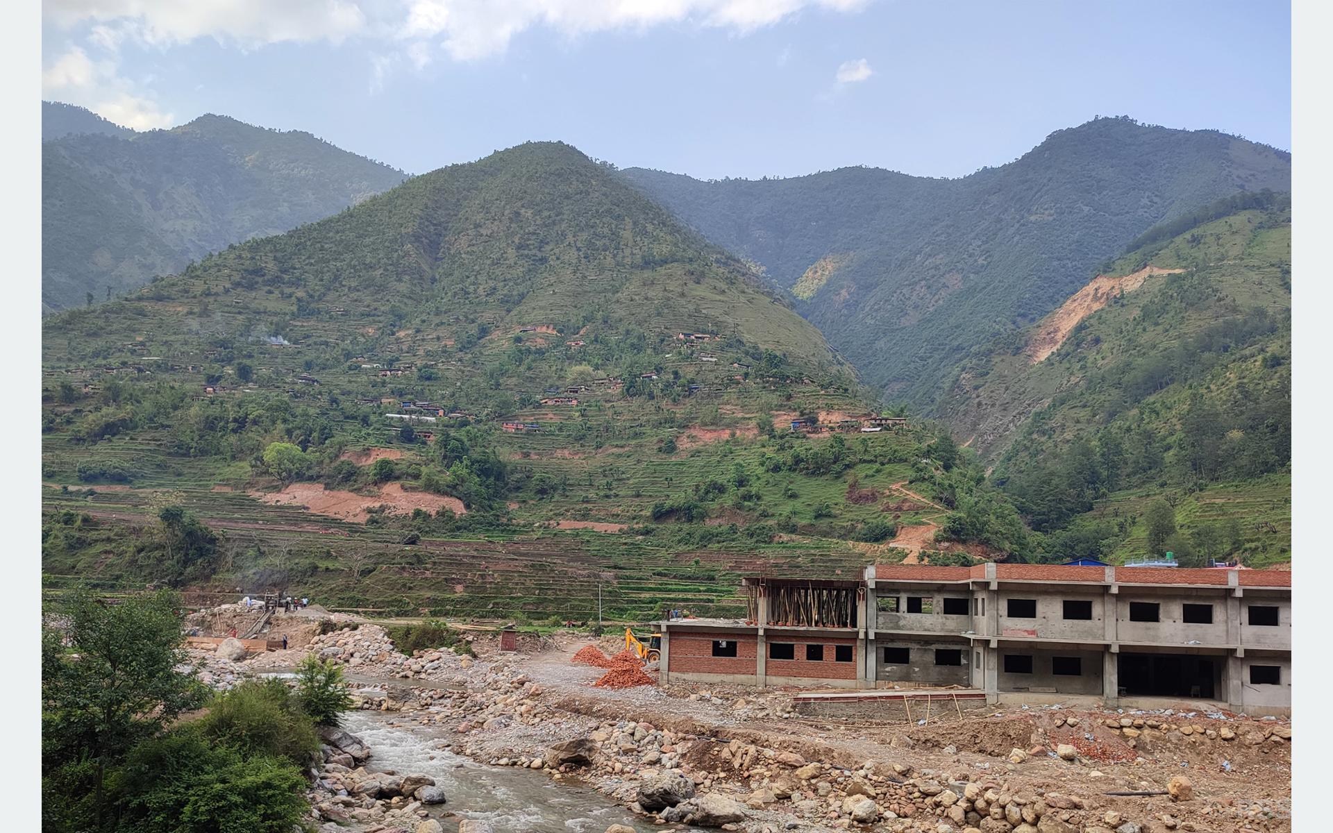 अव्यवस्थित ग्रामीण सडकले कुरुप बन्दै गाउँ