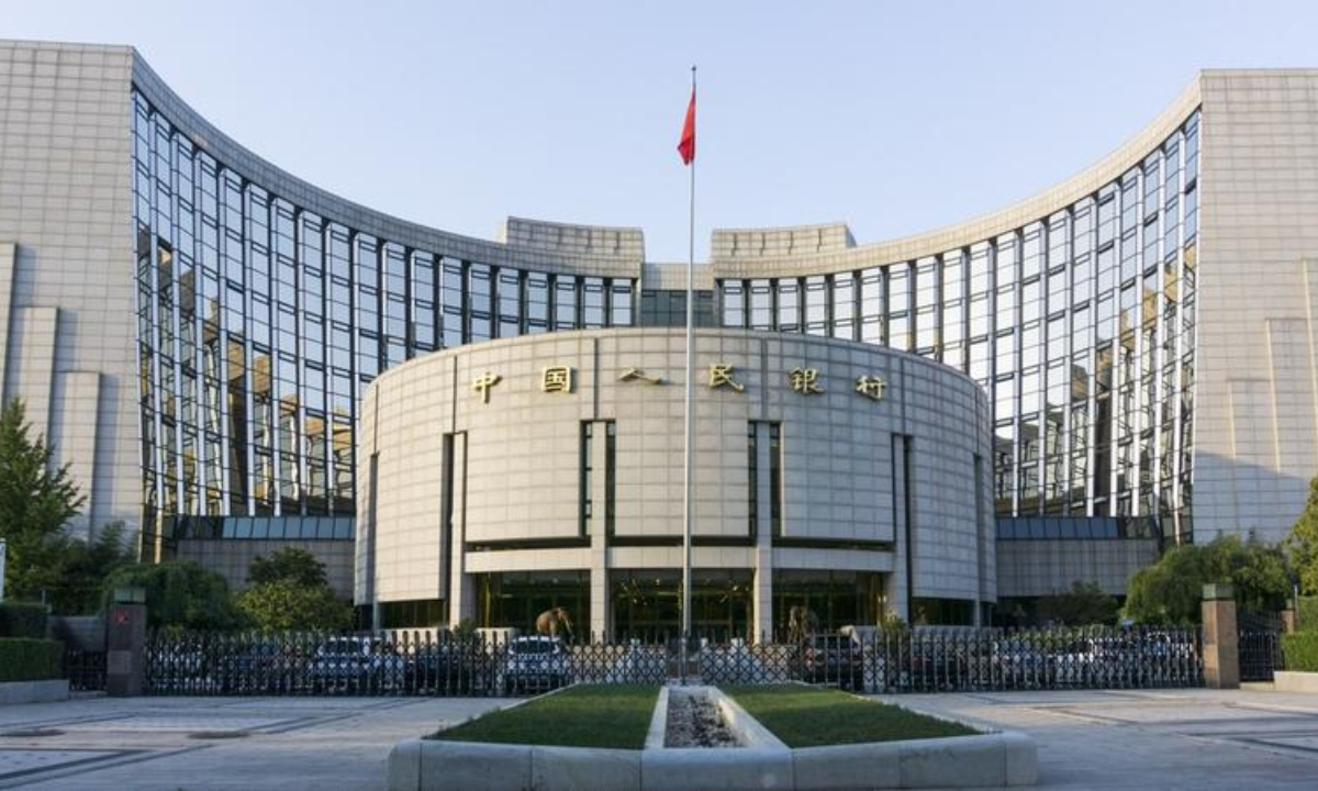 China central bank cuts key interest rate to boost economy