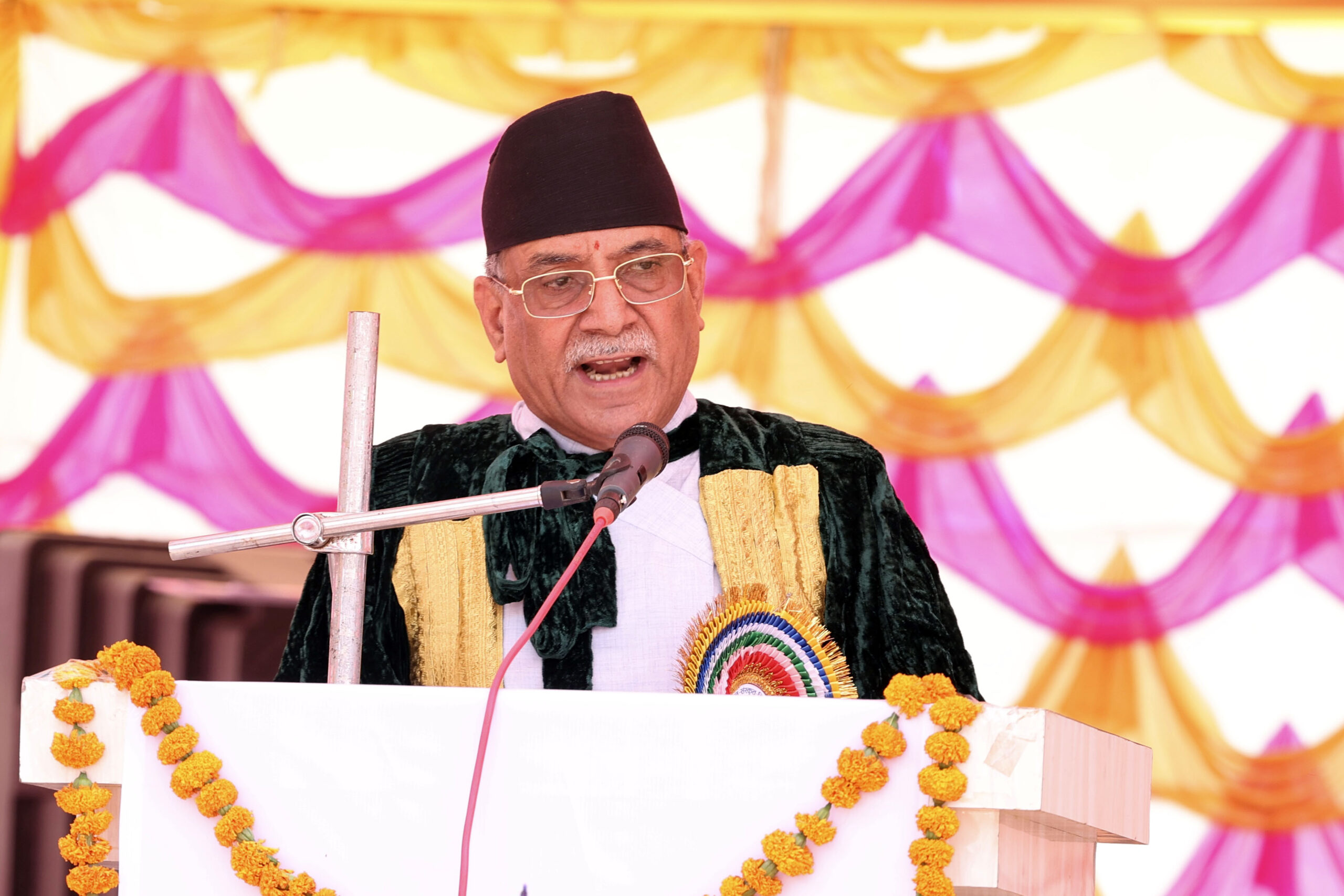 शैक्षिक तथा प्राज्ञिकस्तर अभिवृद्धि गर्न विश्वविद्यालय  समर्पित हुनुपर्छ : प्रधानमन्त्री दाहाल