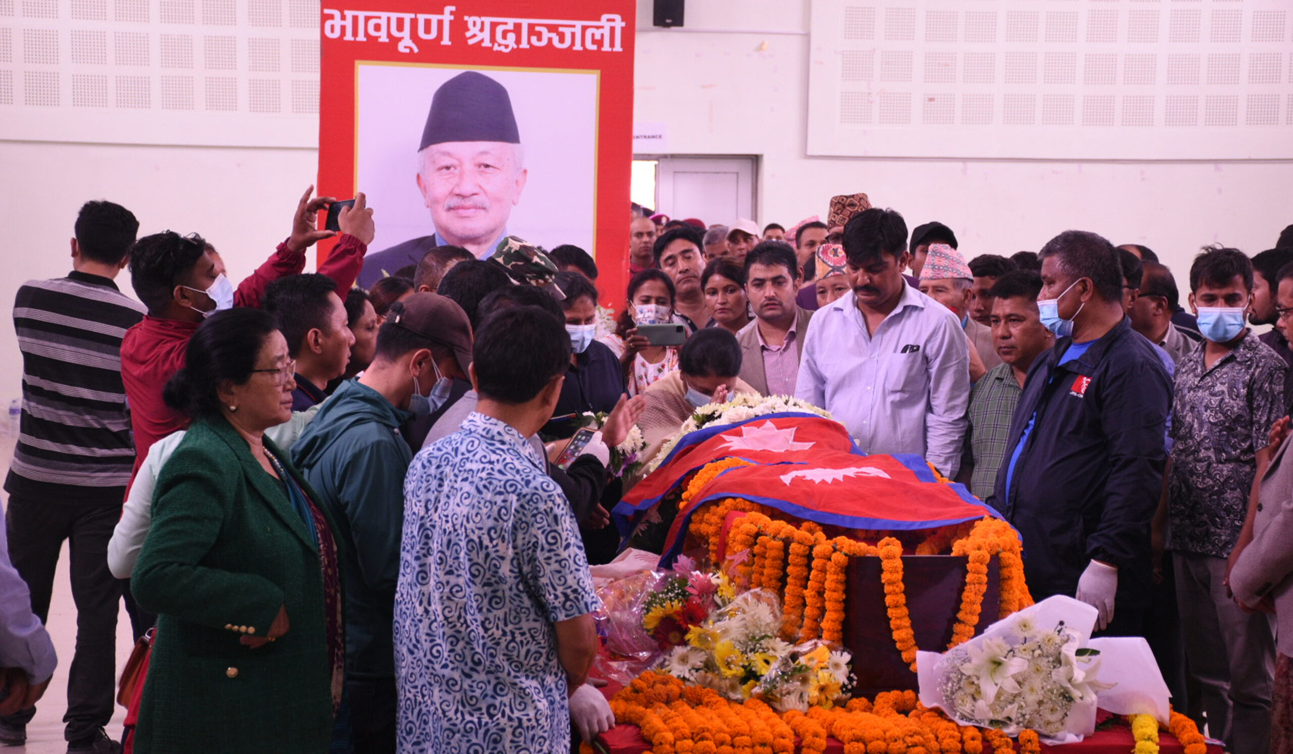 प्रधानमन्त्री र पूर्वराष्ट्रपतिसहित शीर्ष नेताद्वारा नेम्वाङप्रति श्रद्धाञ्जलि