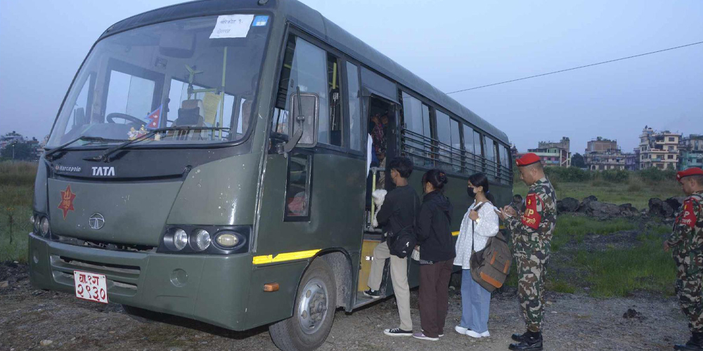 सेना र सशस्त्रका कर्मचारीलाई यातायात सुविधा