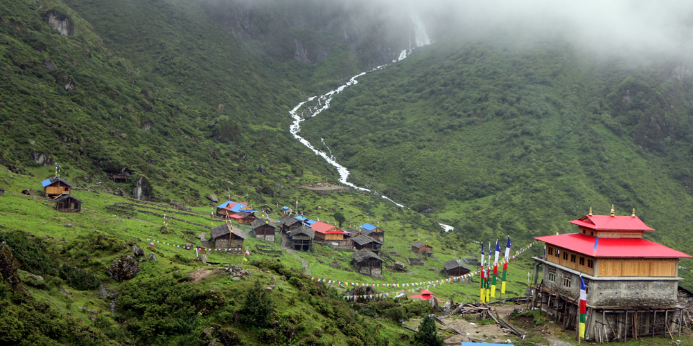 पर्यटकलाई लोभ्याउँदै तोक्पेगोला
