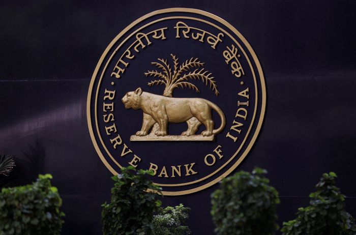 India’s central bank holds rates despite inflation