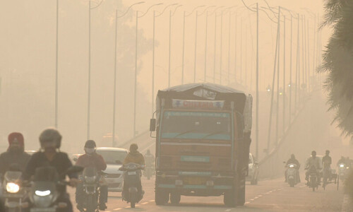 New Delhi to restrict vehicles as pollution spikes