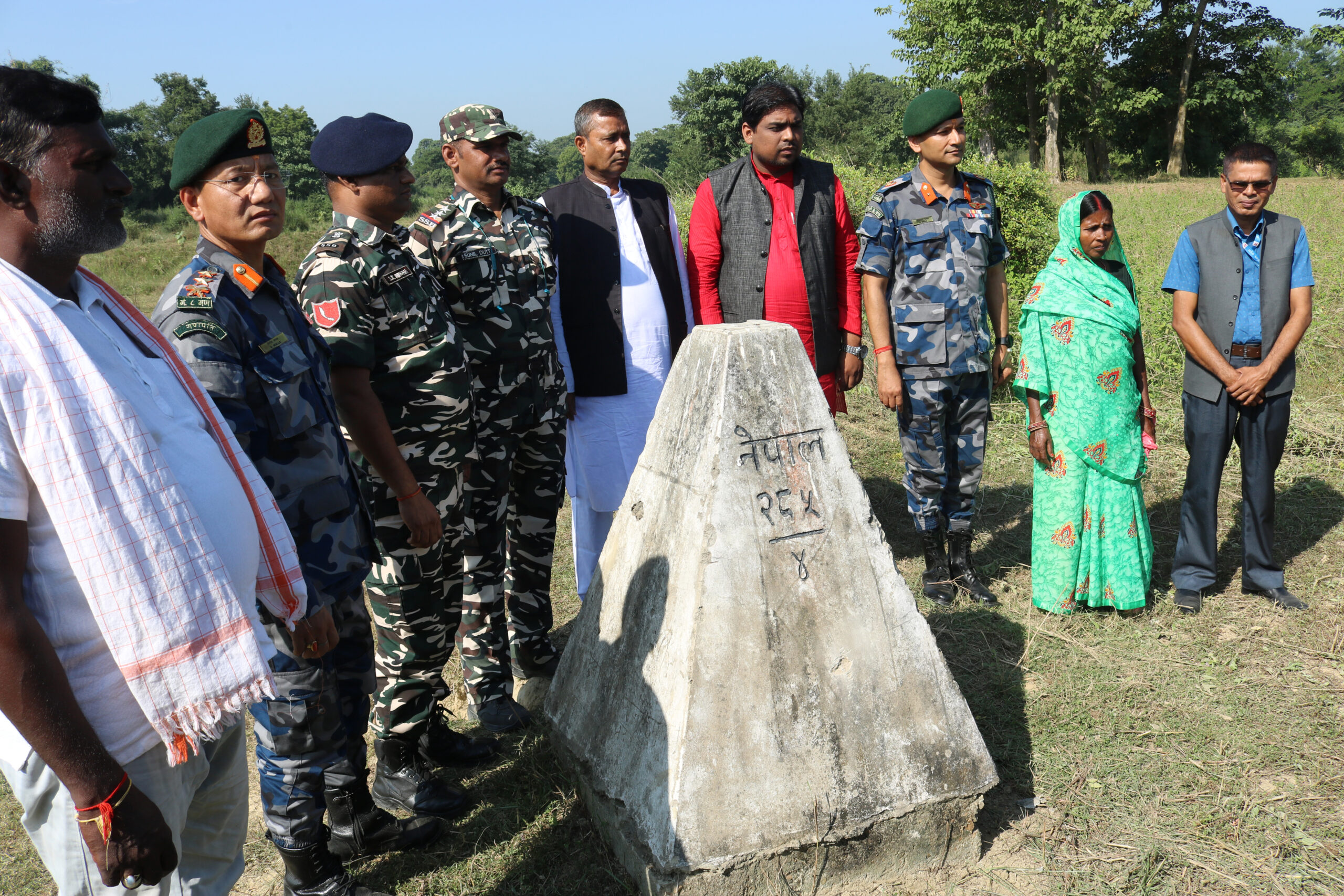 मधेस प्रदेशमा दशगजा क्षेत्रका सीमास्तम्भ मर्मत सुरु