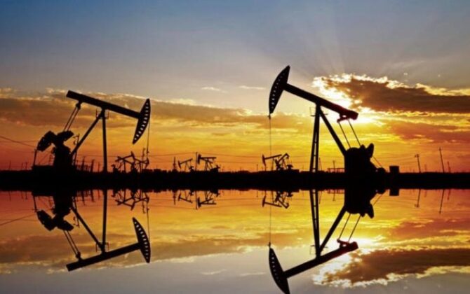 Russia to carry on voluntary oil export cuts by 300,000 barrels a day until yearend