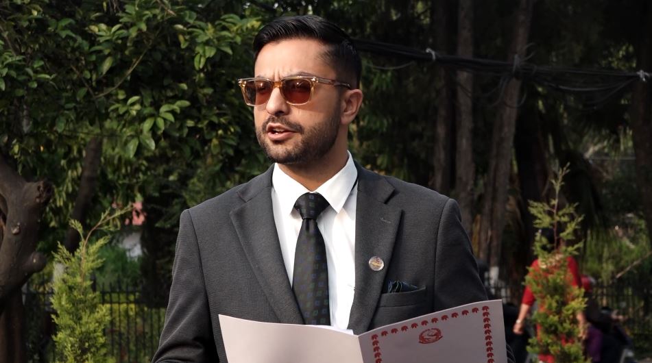 नदी किनारमा रहेका बस्ती हटाउँदा विस्थापित भएका परिवारलाई एकमुष्ट २५ हजार उपलब्ध गराउने सरकारकाे निर्णय