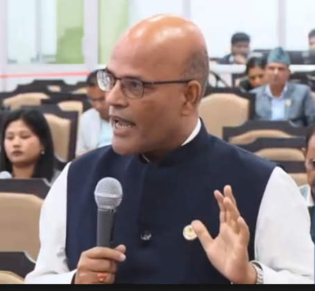 सरकार सिंहदरबारबाट नभई बाहिरबाट हुकुमी र गुण्डा शैलीमा चल्यो: सांसद अमरेशकुमार सिंह